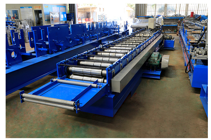18m/min Thickness 0.5mm Botless Roof Panel Machine