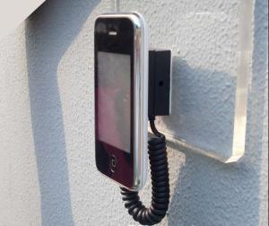 Quality COMER Cellphone re-tractor counter display exhibition stand holders wall mounts wholesale