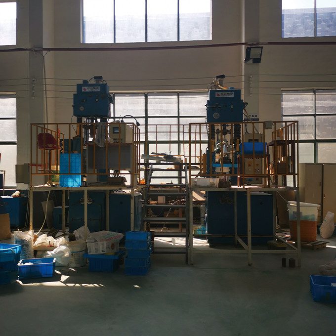 Yellow High Performance Ceramic Screw Conveyor With Alumina Axial Screw Conveyors