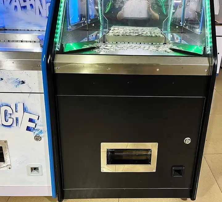 230V Arcade Game Machine Quarter Dozer Machine For Amusement Center