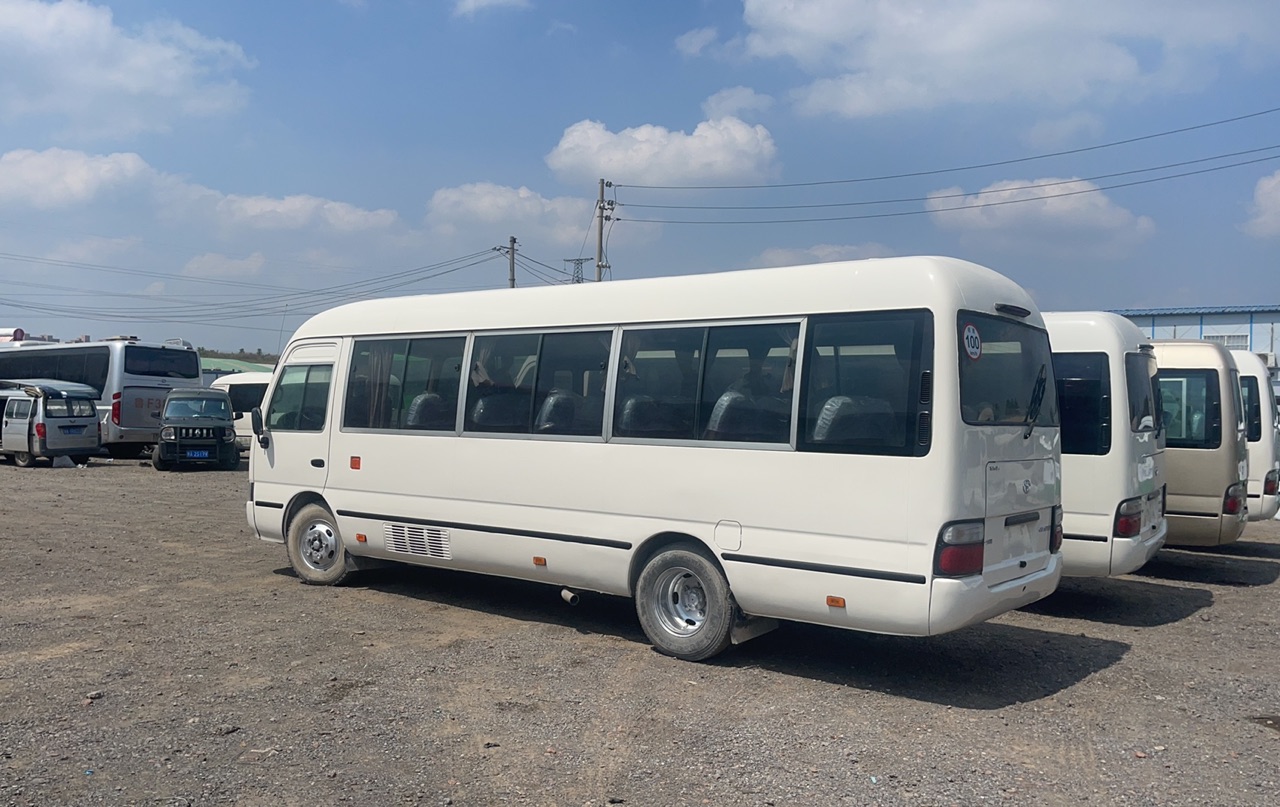 Manual Transmission Type Used Coaster Bus 17-30 Seats 7005*2040*2785 Good Condition