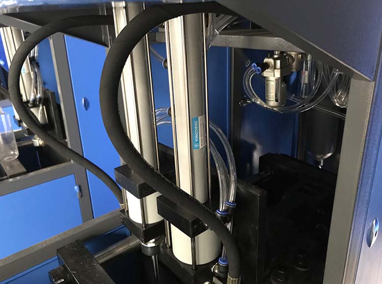 Siemens PLC Semi-Automatic Plastic Blowing Molding Machine for 6L Pet Bottle Suitable