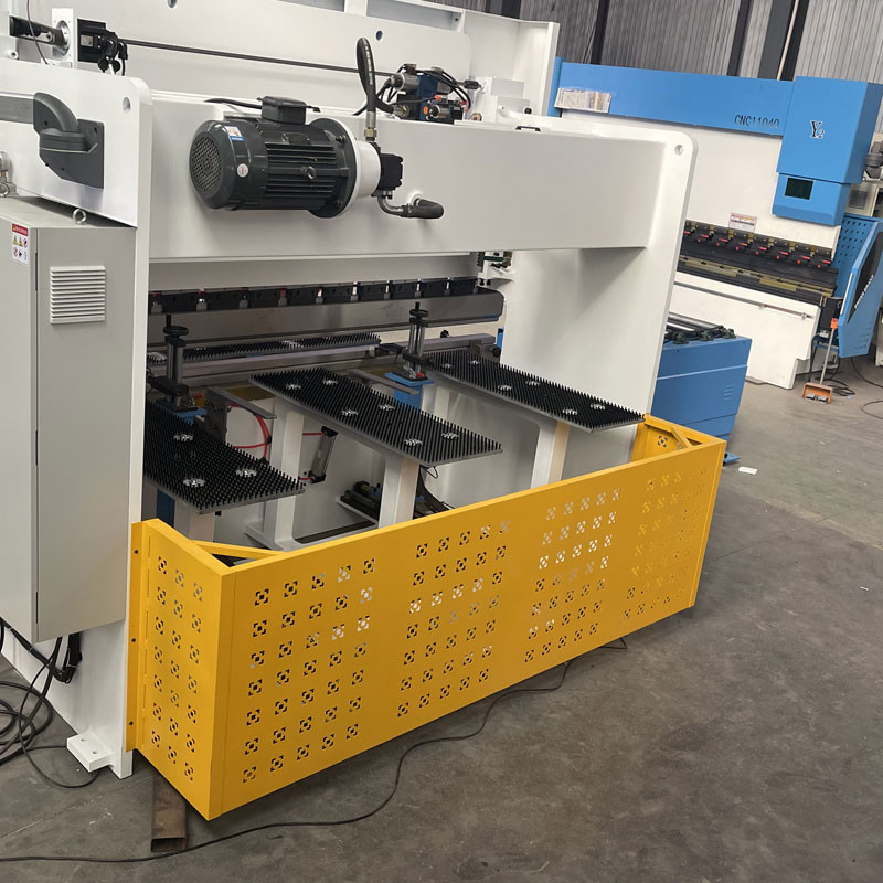 Servo Motor Press Brakes Bending Machine 4X3200MM Carbon Steel TP10S