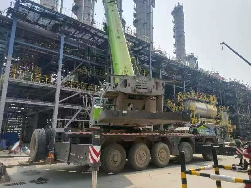 Seven-Arm Crane Jib ZTC2000E 2021 Years Zoomlion Mobile Crane 130tons for Heavy-Duty Construction Projects