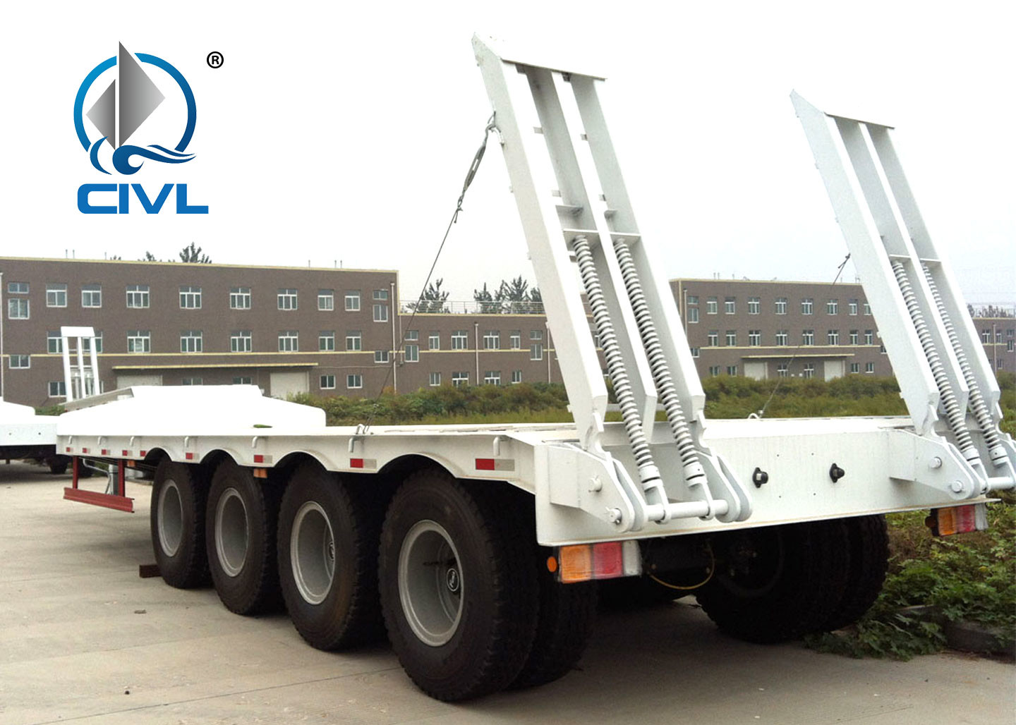 Colored Low Bed Semi Trailer , Low Floors Semitrailer Transport Heavy Vehicles Semitrailer