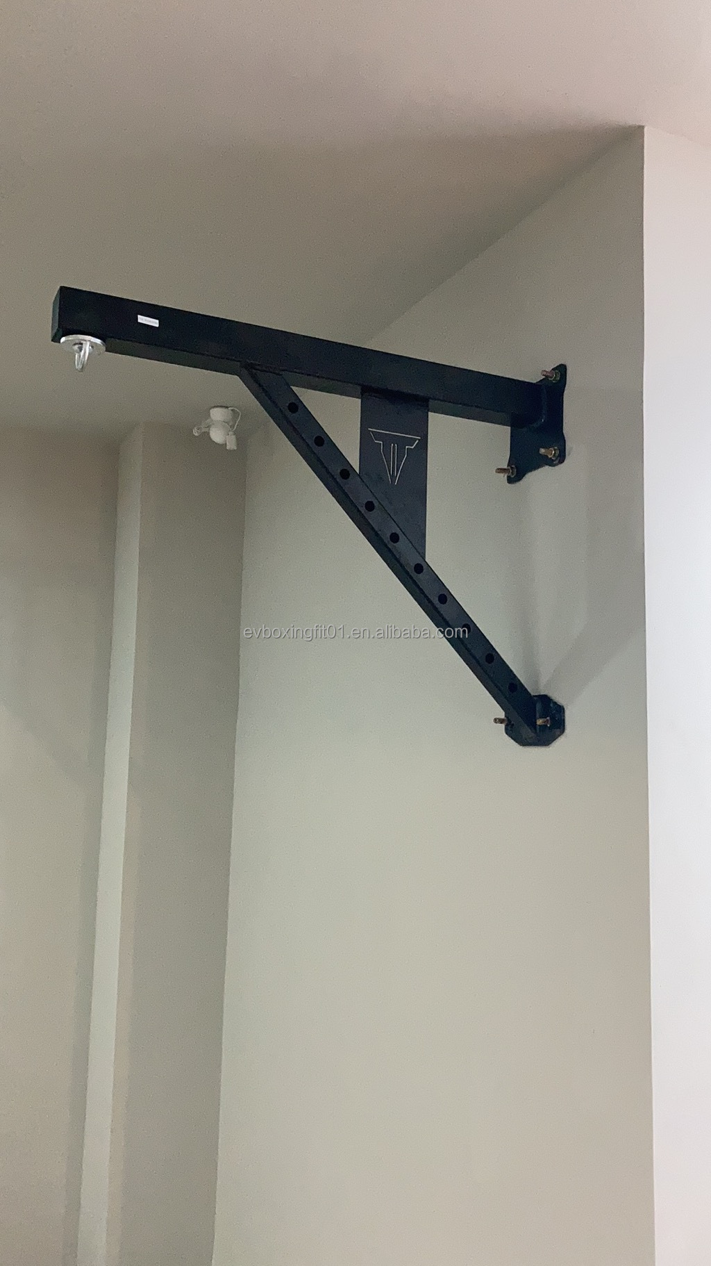 Single Wall Mount Boxing Bag Hanger Heavy Duty Punching Bag Mounting Bracket