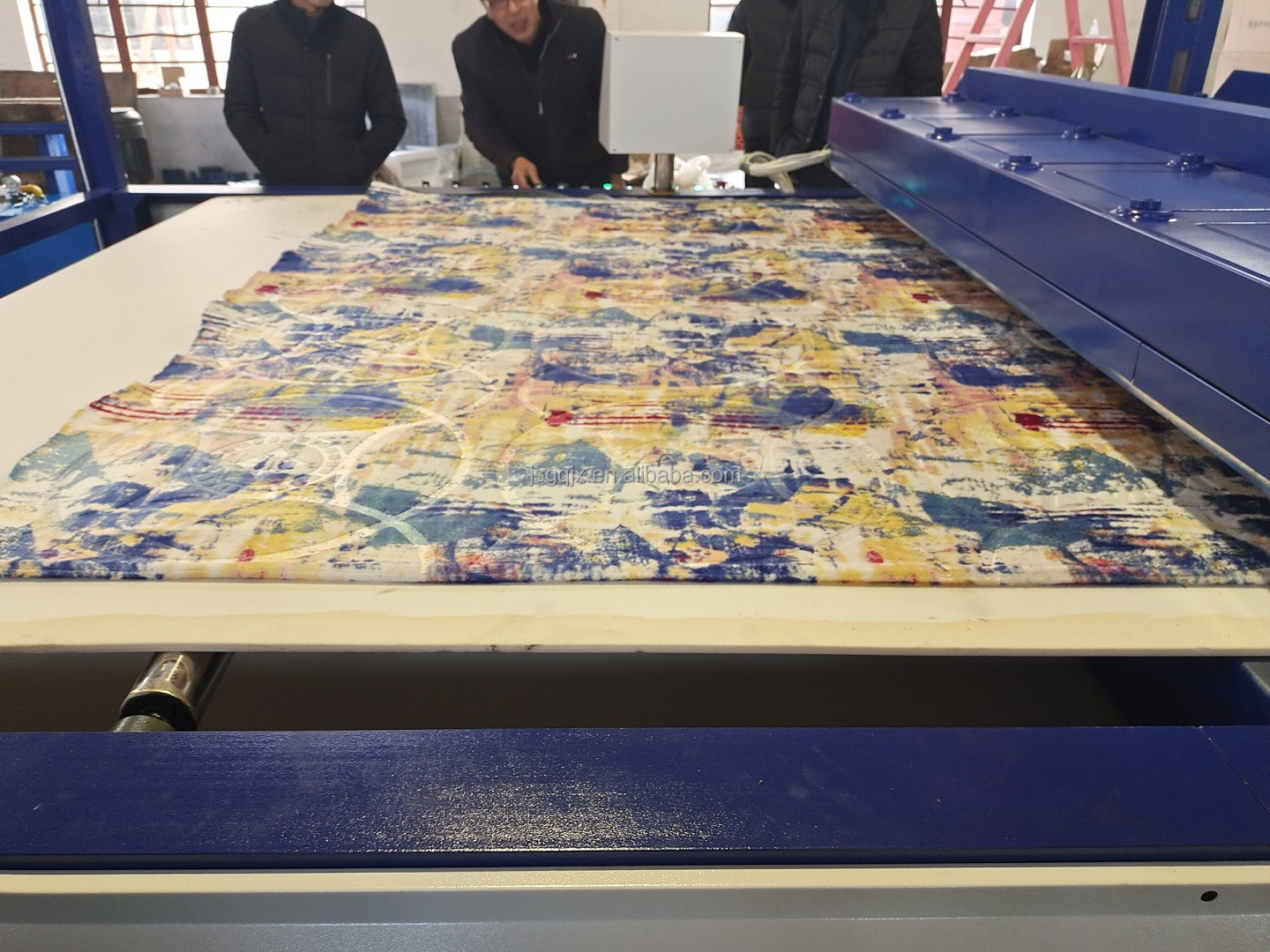 Automatic Sponge Laminated Carpet Embossing Machine with Cutting 2 in 1 Easy to Operate