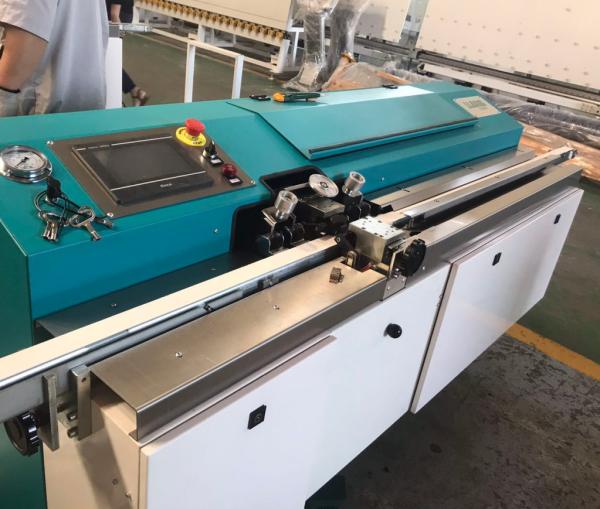 Cheap Non Stick Belts Sealants Extruder Machine With 7 Kg Butyl Barrel for sale