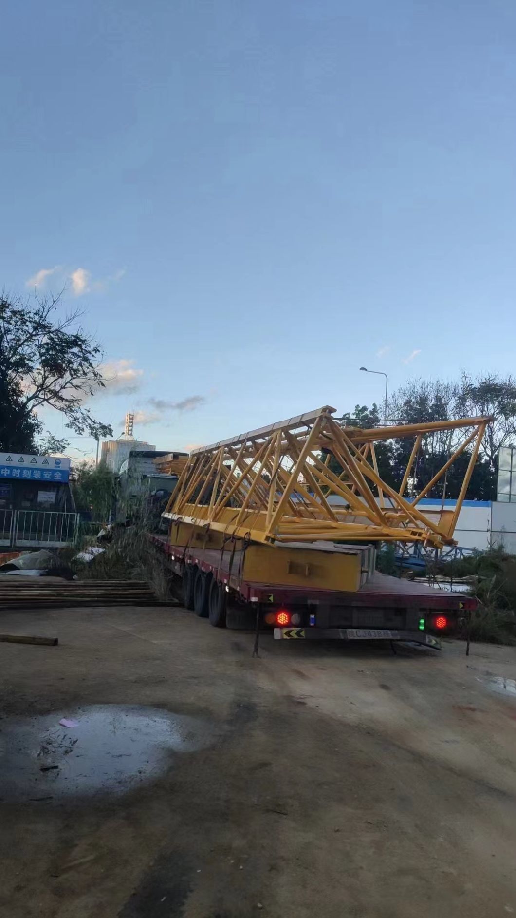 Po Tain Tower Crane Unused 470-25 Sold From 21 Years