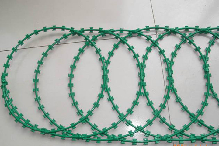 Concertina Razor Wire PVC Coated Barbed Wire Diameter 18" Coil