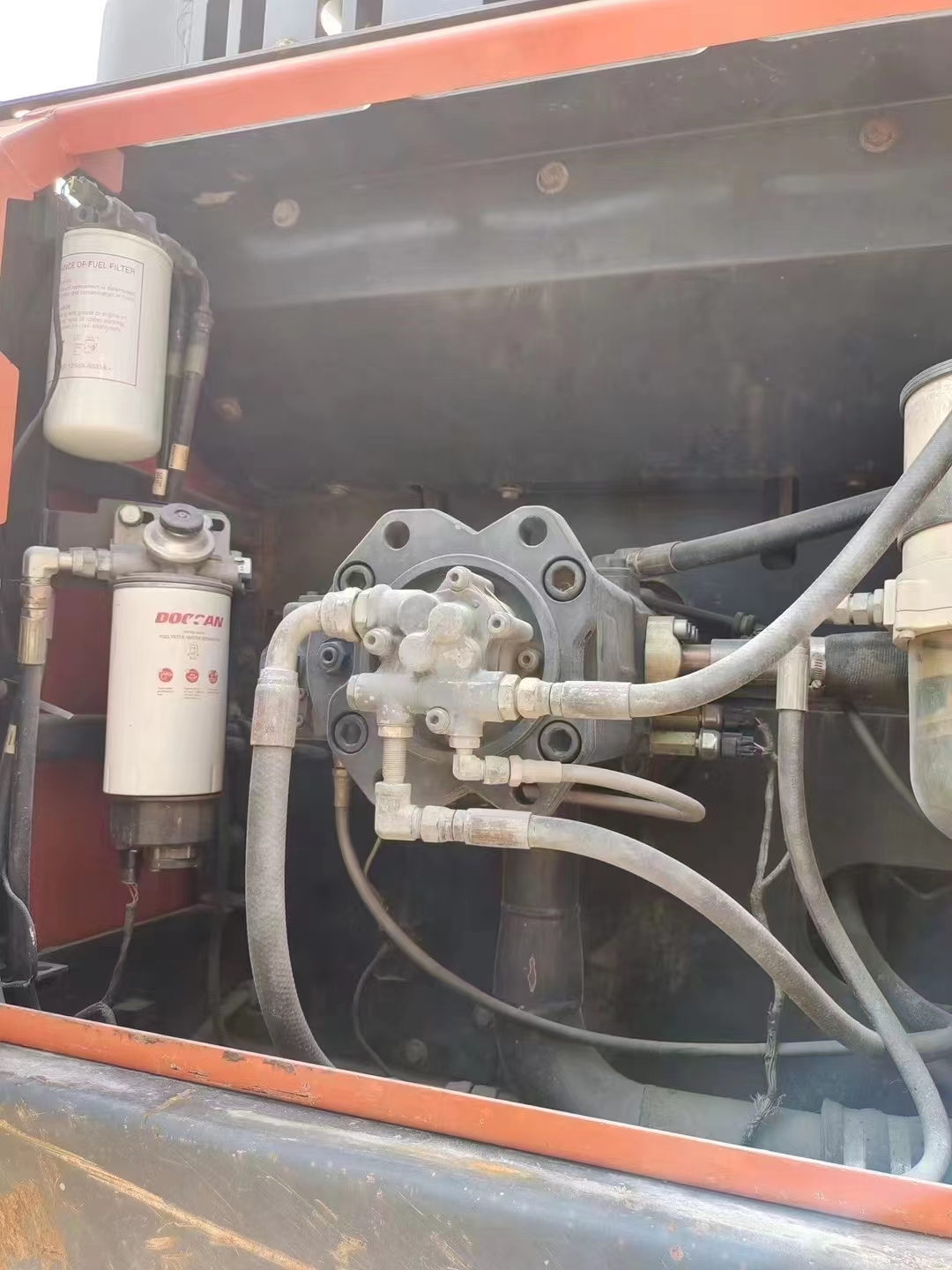 38 Ton Used Doosan 380 Excavator with 1.95m3 Bucket Capacity in Excellent Condition