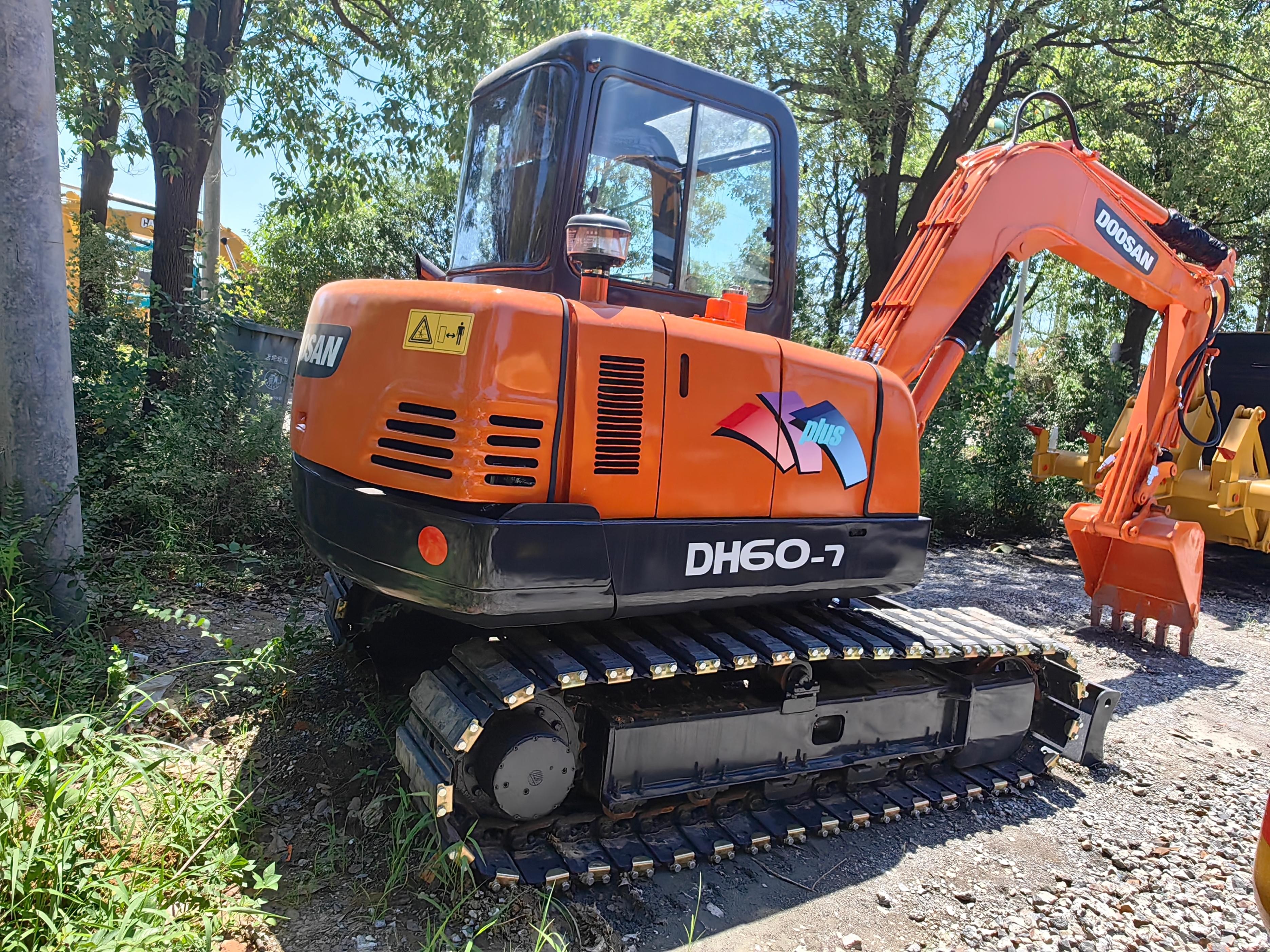 6ton Used Doosan Mini Excavator DH60 Excavator 0.2m3 Bucket Used Mini Track Hoes
