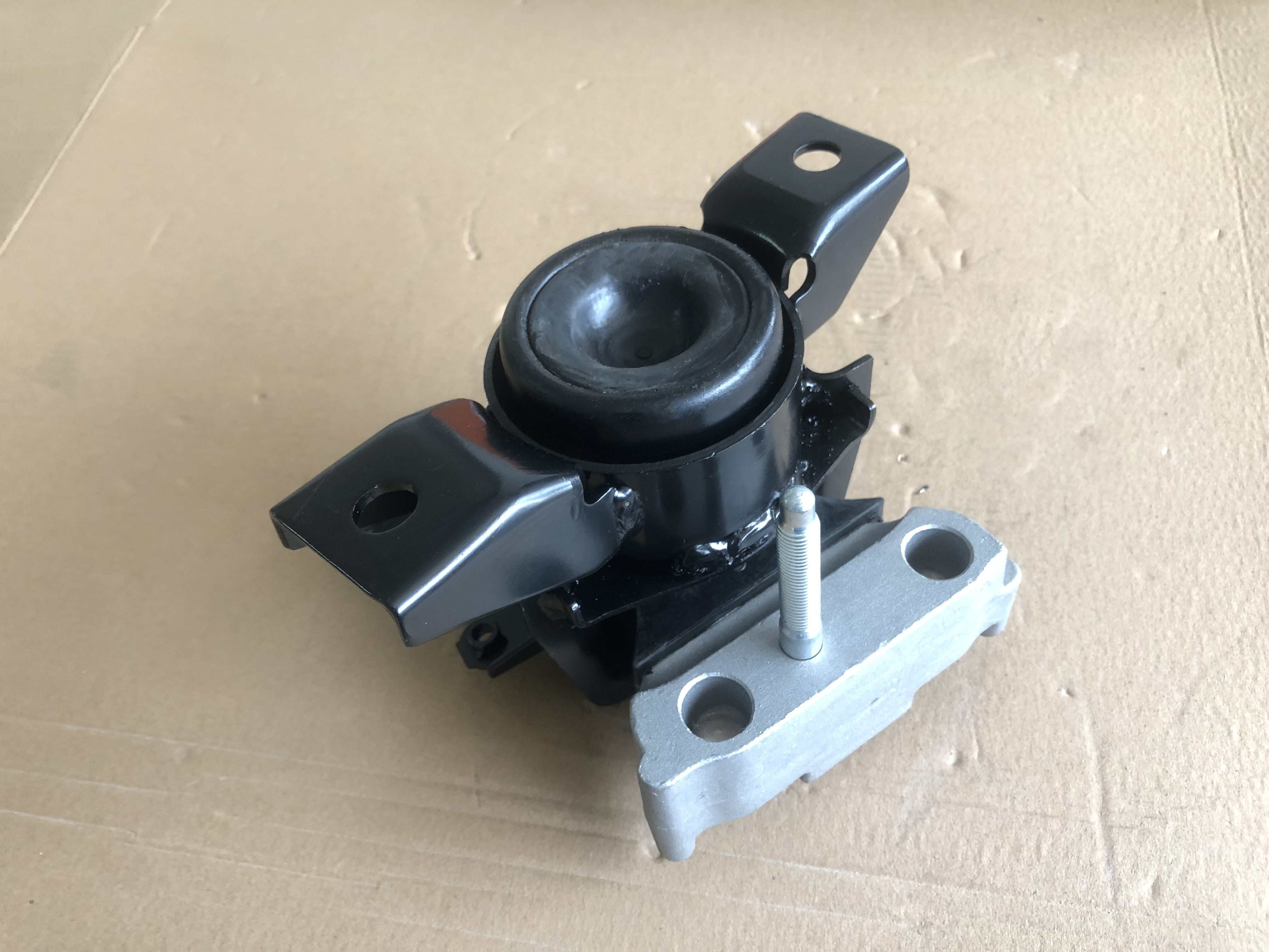 123050M030 12305-21070 Front Right Engine Mount For Toyota Ist Ncp6 1.3