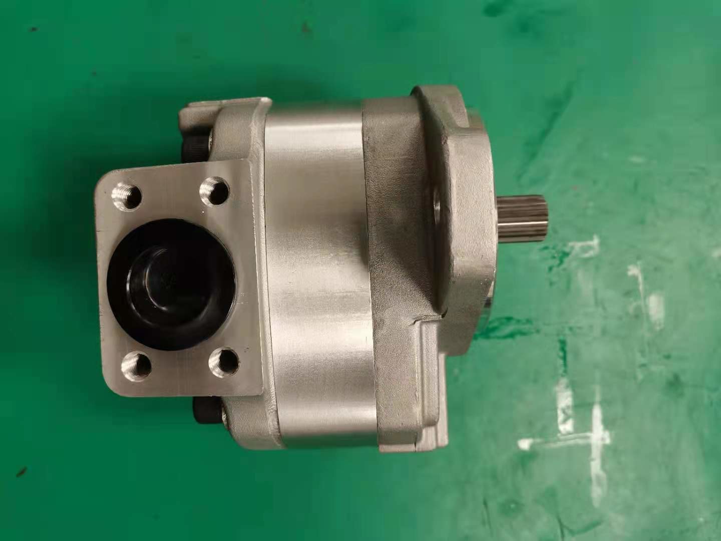 705-22-29000 SAR28 13T Motor Assy Komatsu Parts Bulldozers D455A 5.75kgs