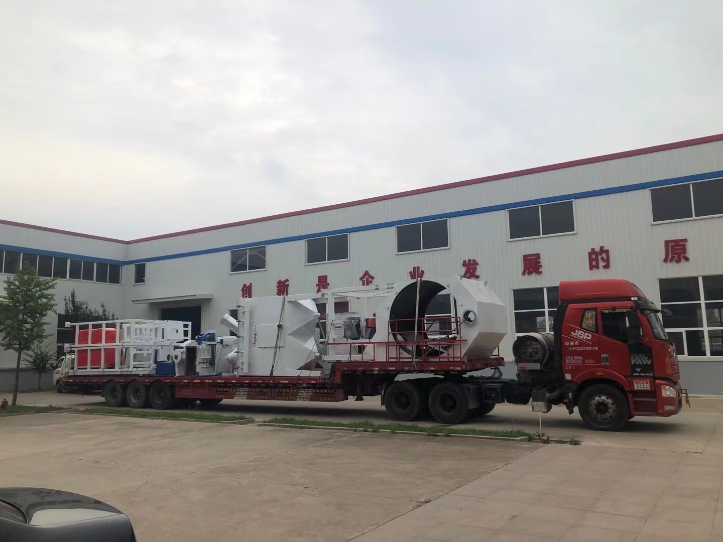 Prefabricated Polyurethane Spraying Insulation HDPE Winding Protective Jacket Directly Buried Steel Pipe Machine Automatic