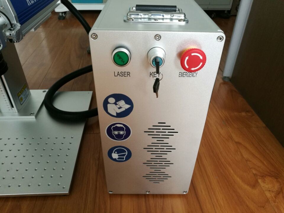 20 Watts 30 Watts Fiber Marking Machine For Marking On Metal And Non Metal Materials