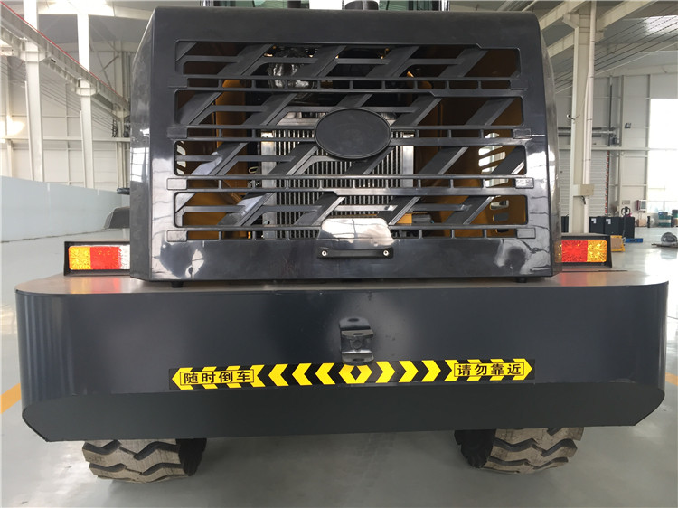 Kawasaki Hydraulic Pump Front Loader with Max. Dump Distance of 950mm and Performance