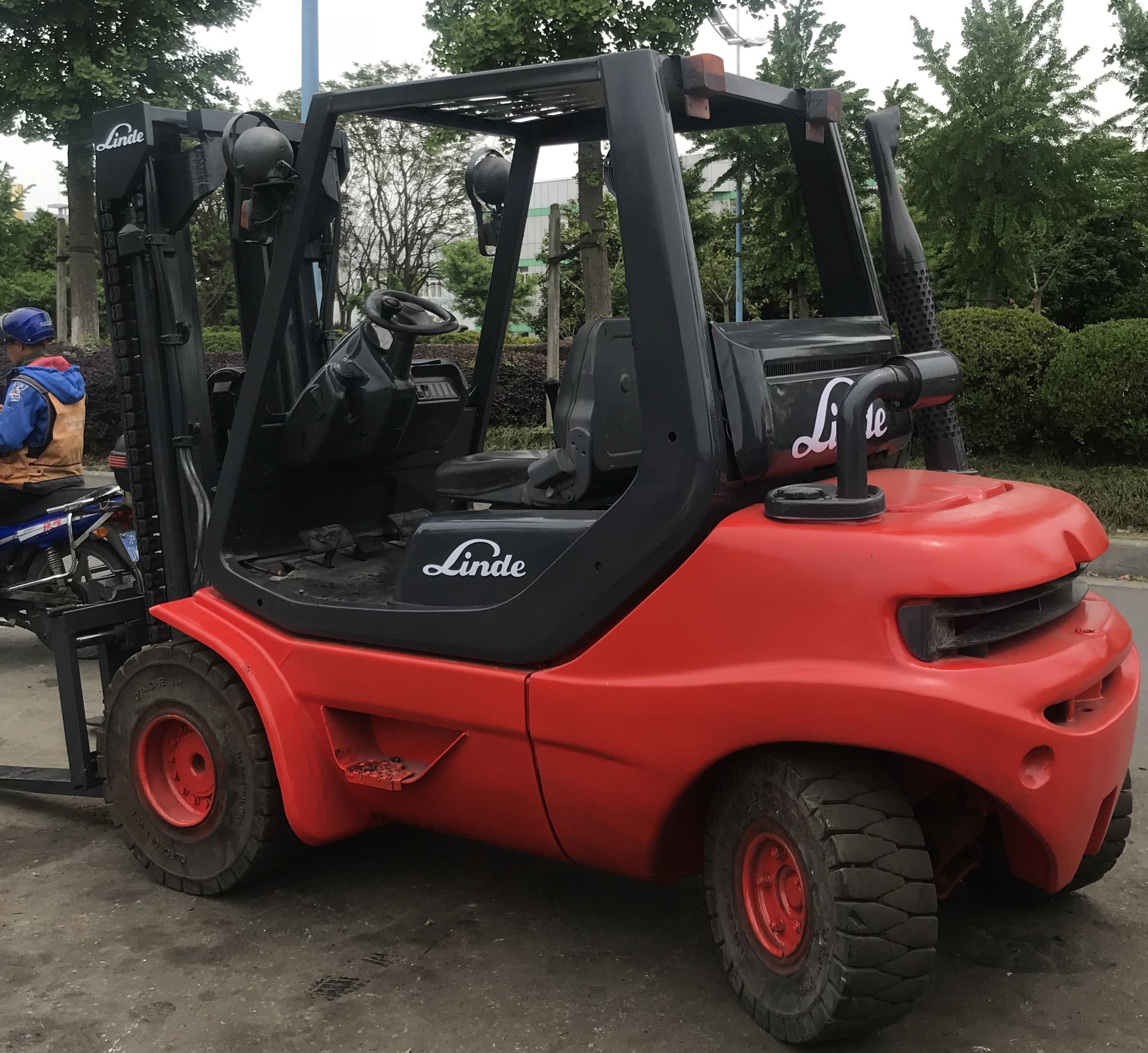 Used Linde 30 3Tons Diesel Forklift Original Germany Linde Lifting Machine Linde Brand Imported
