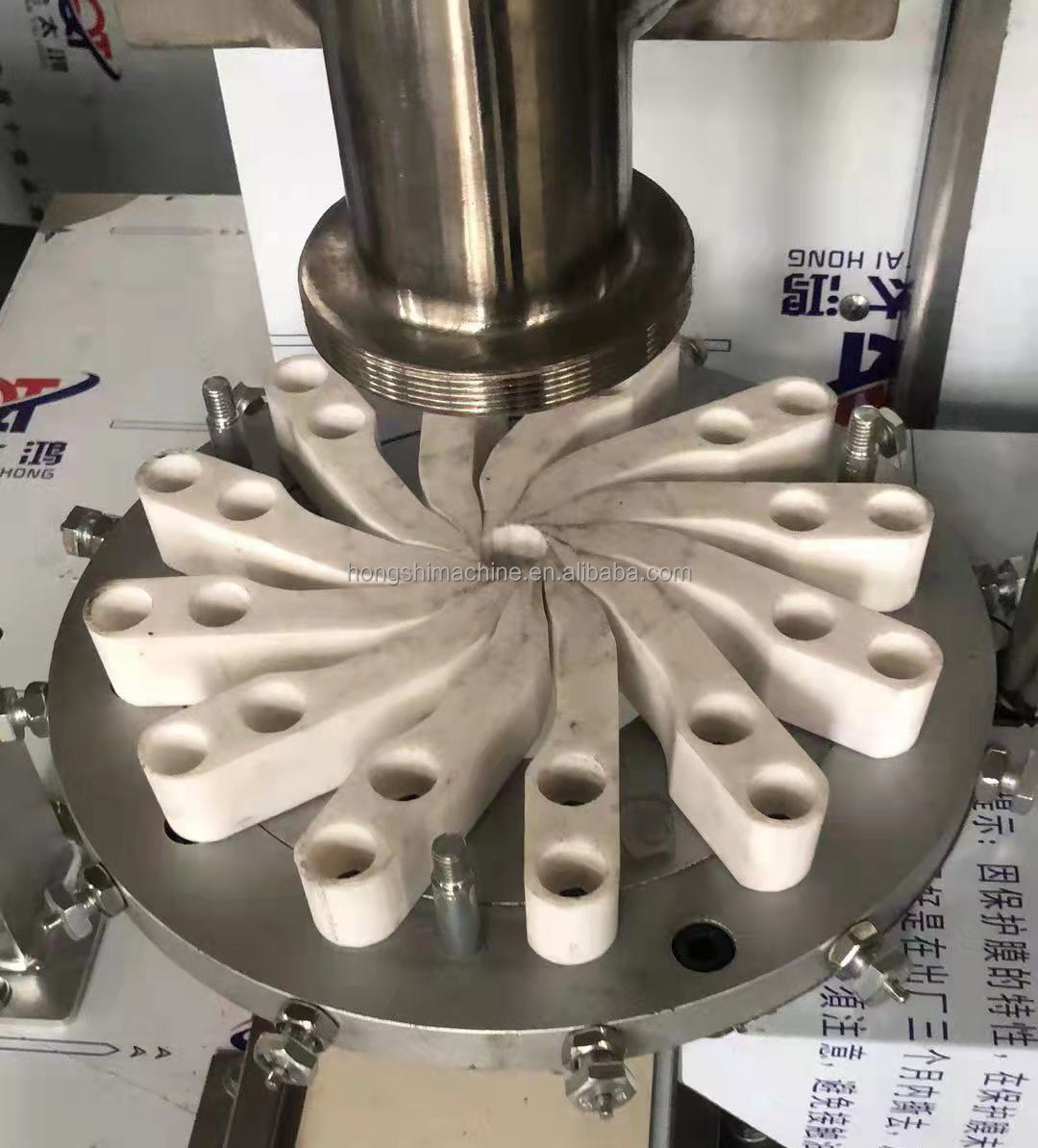 Industrial Automatic Round Stuffed Steamed Bun Making Machine Momo Filling Making Machine Steam Bun Maker Machine