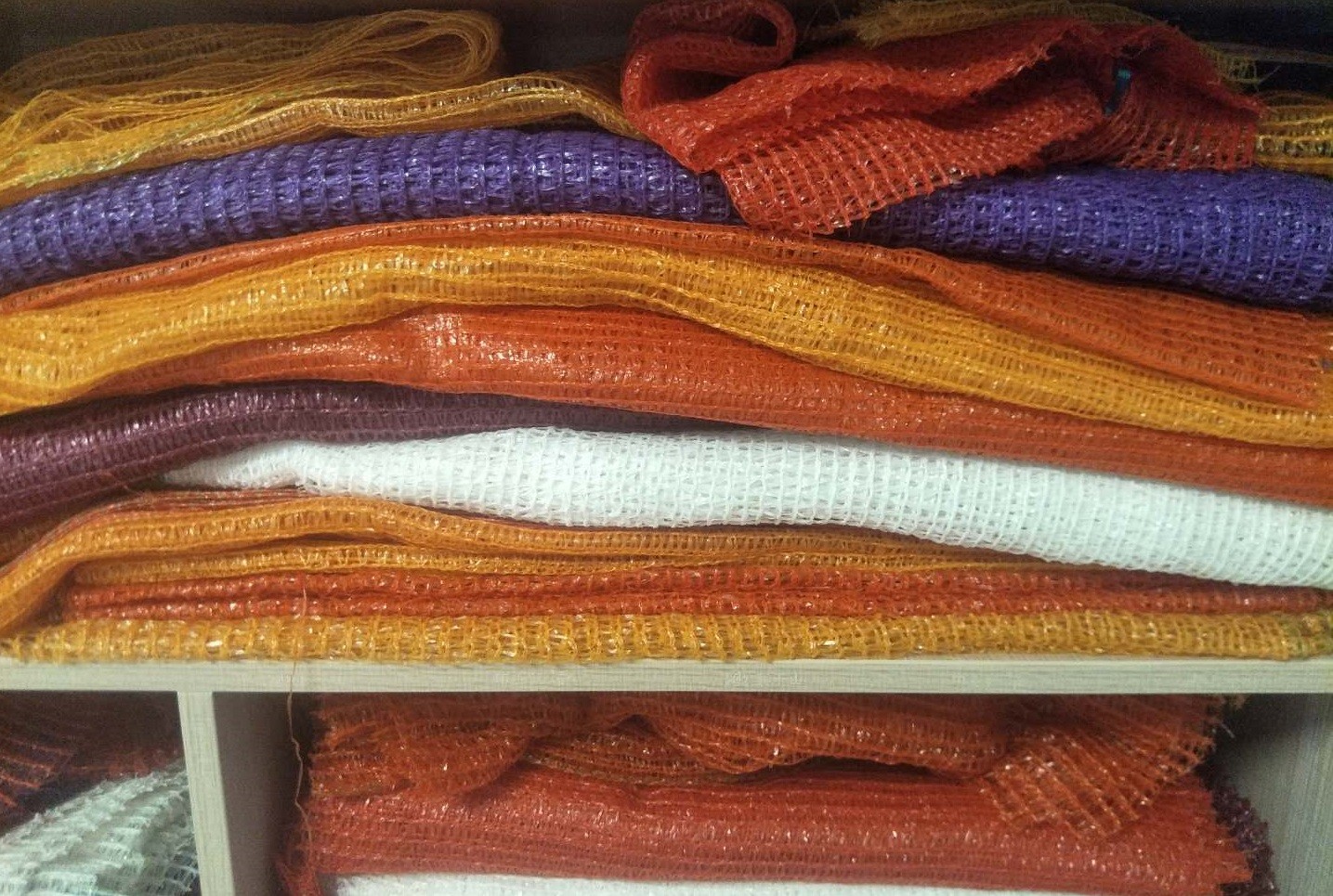 Raschel Protective Plastic Mesh Sleeve Bags PE For Potato Onion Ginger Tomat