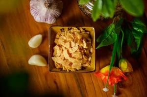 Quality Delicious Natural Fresh Crispy Fried Garlic Flakes wholesale