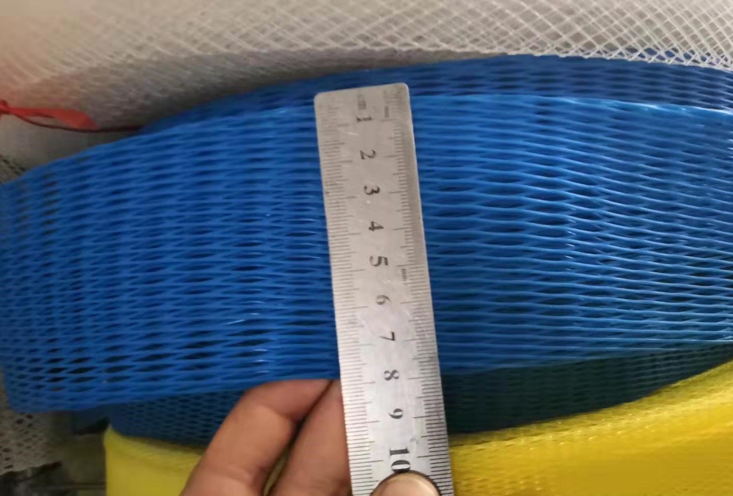 70 Mesh Protective Netting Sleeve Blue Color High Flexibility For Metal Parts