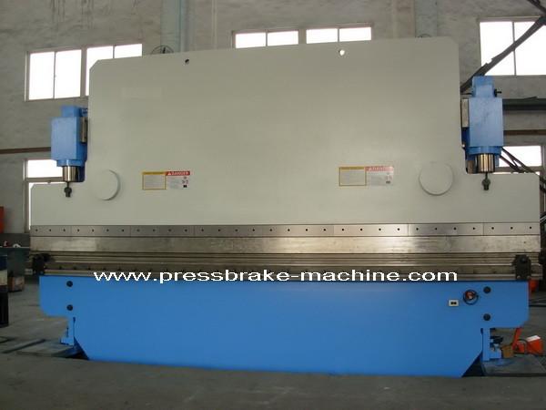 Cheap 7000KG Sheet Metal Press Brake With PLC Control System 1 Year for sale