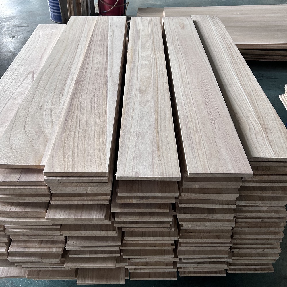Customized Size Paulownia Solid Lumber Timber for in Natural Wood or Bleached Finish