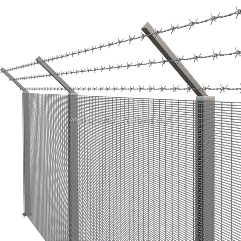 Chain Link Fence Iron Galvanized Heavy Duty Open Size 25*25mm 50*50mm 60*60mm 80*80mm