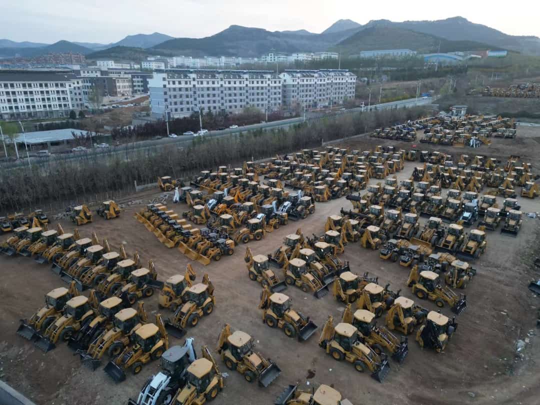Quancheng Hydraulic Pump 4x4 Mini Tractor Excavator Backhoe Loader with Luxury ROPS Cabin