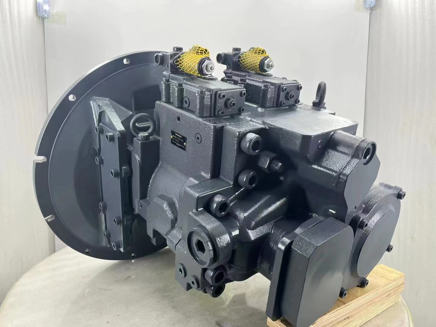 Machinery Engine Parts Excavator ZX490-5A Hydraulic Main Pump YA00035147 9303249