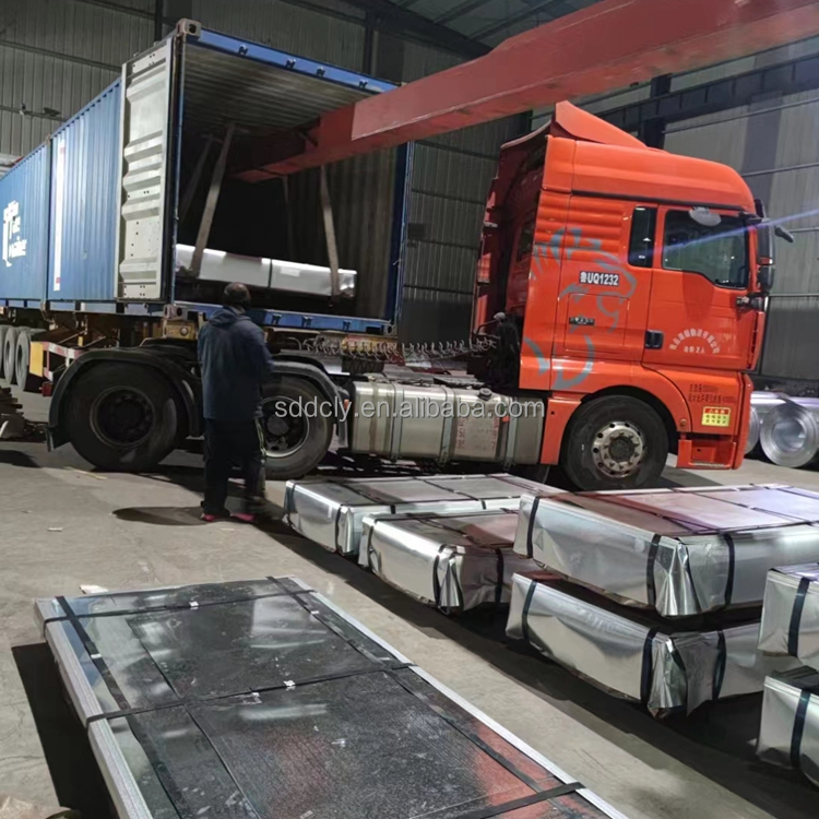 Shandong Dingcheng Iron Roof Sheets 0.35*1050*6000mm with Regular Spangle Type