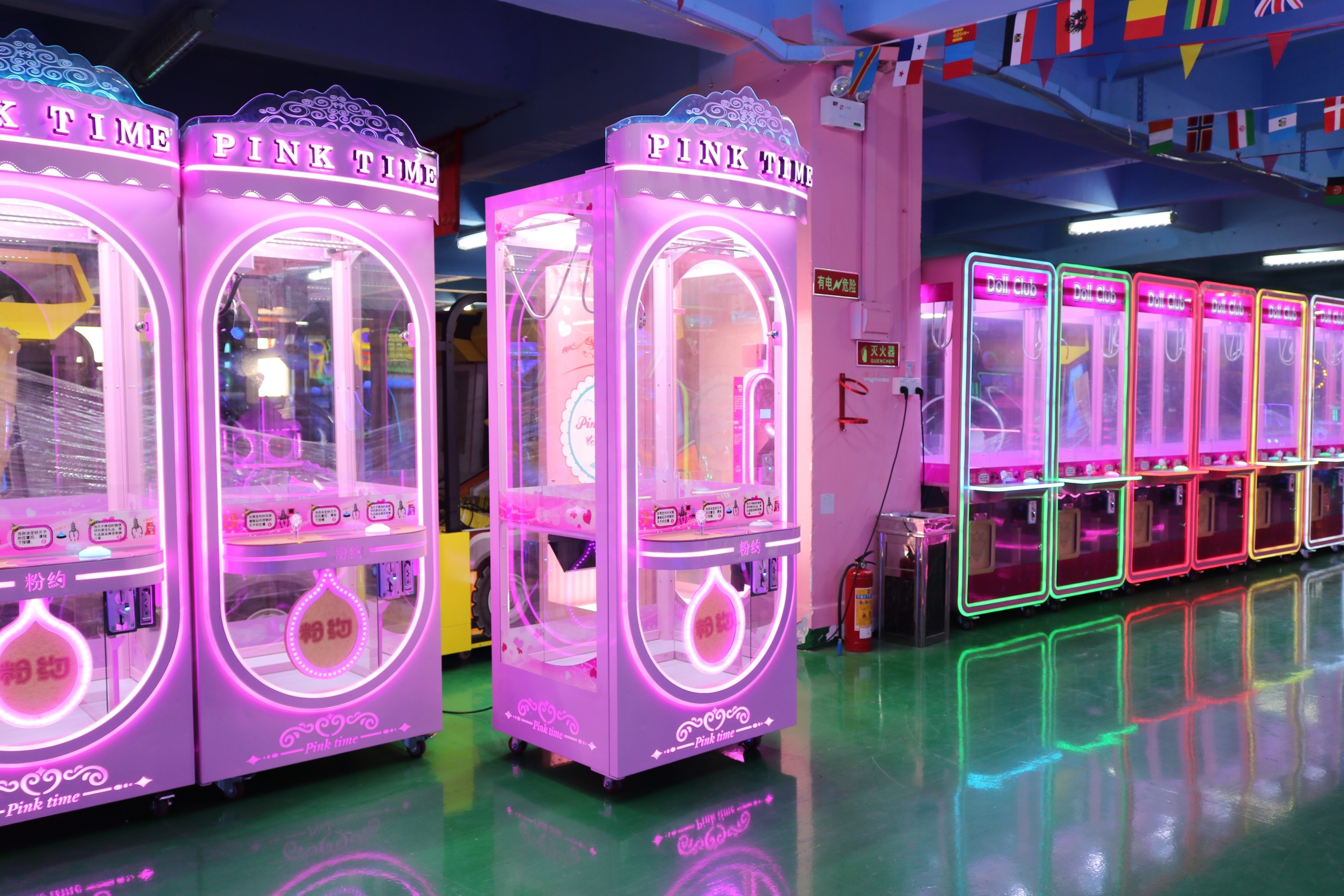 ODM Coin Operated Claw Crane Machine For Bowling Alleys