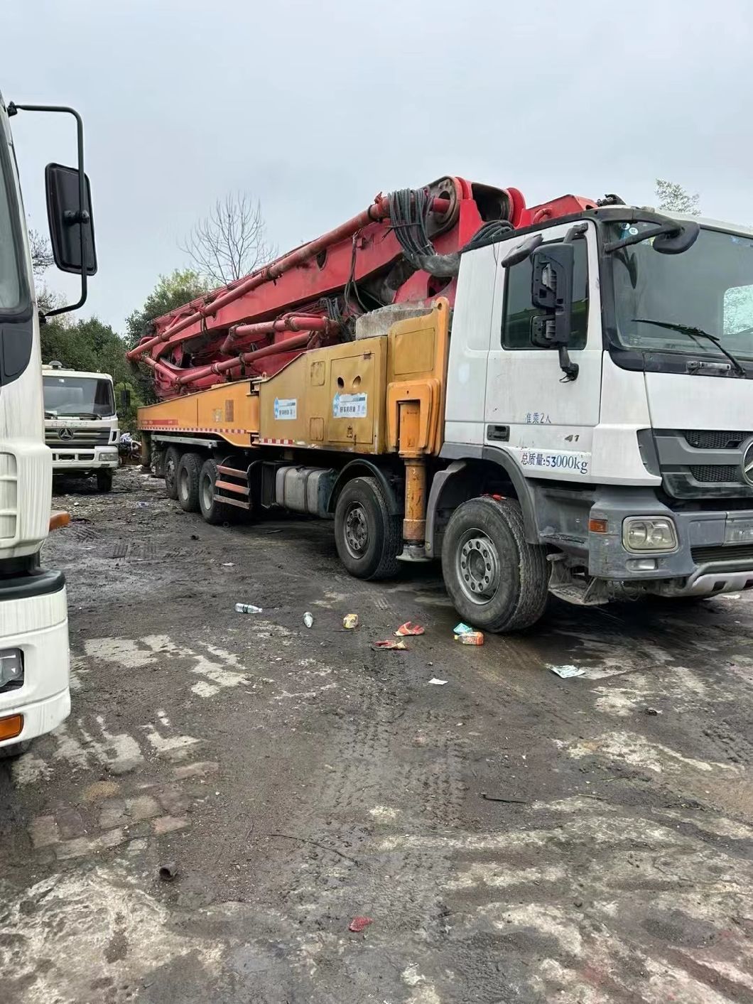 Perfect Original Condition 2013 San Y 62m Concrete Pump on Benz 10*4 Truck Factory Low Price
