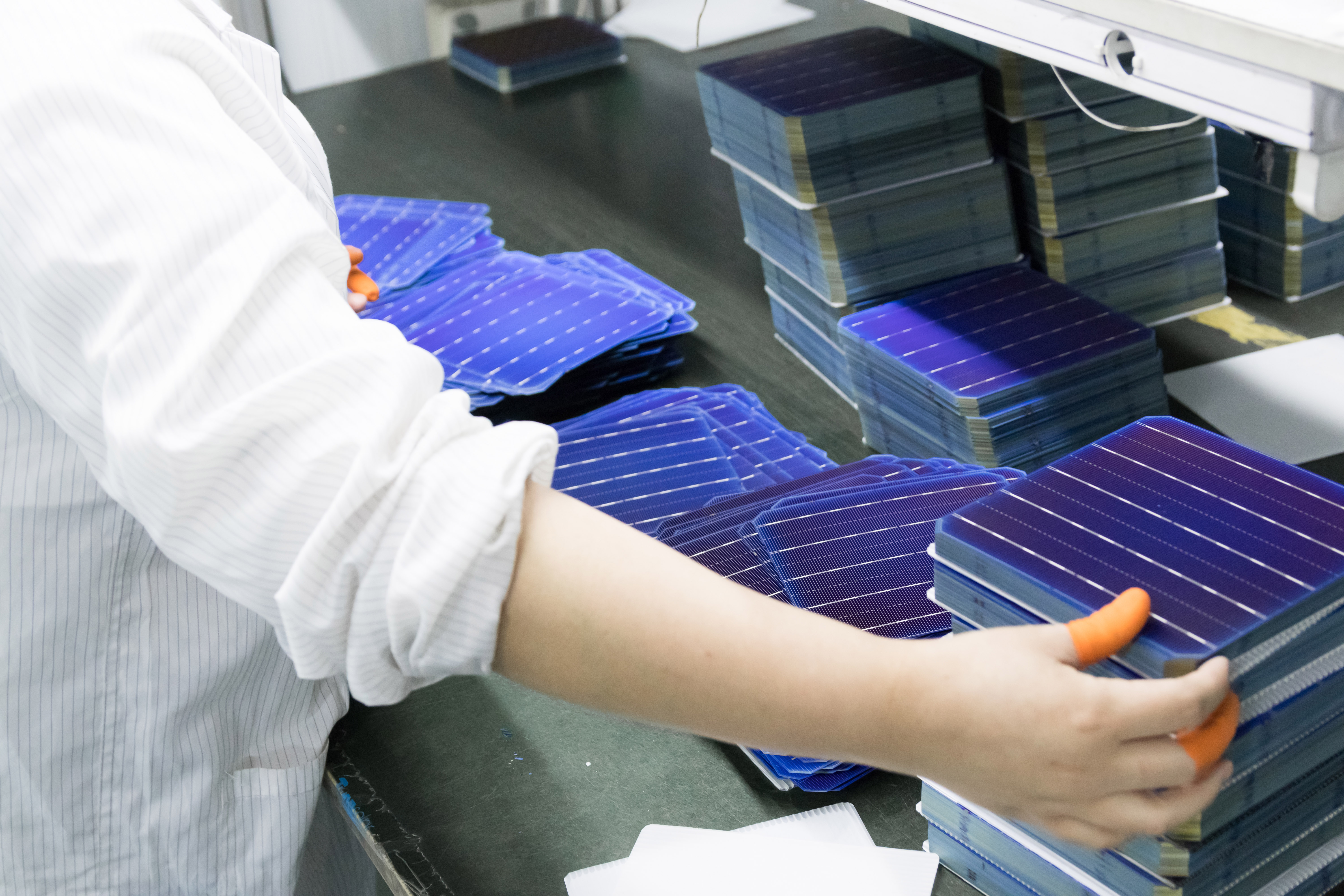 Directly Supplies Amosolar Mini Solar Panel 55w 100w 200w with PERC Technology