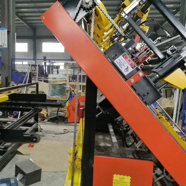 Poplar Wood Adjustable Pallet Size Pallet Nailing Machine