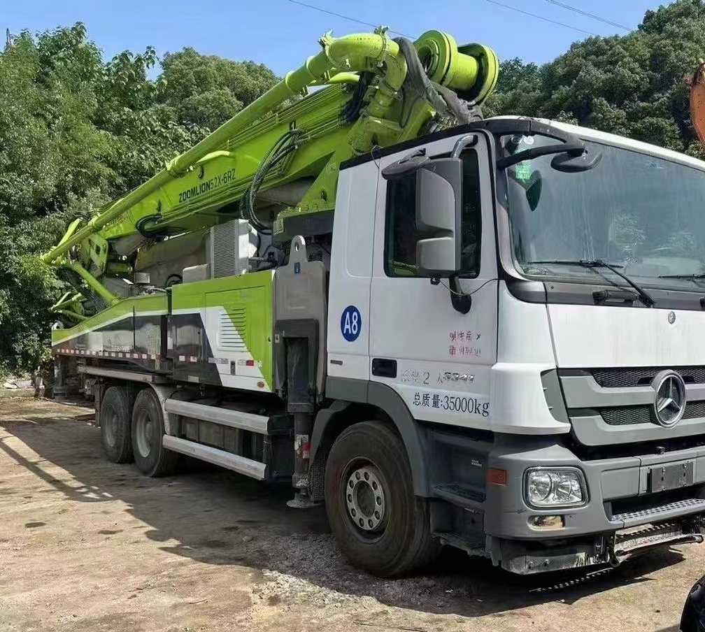 2020 Zoomlion 52m Concrete Pump Truck with Mercedes Benz Chassis Concrete Boom Pump
