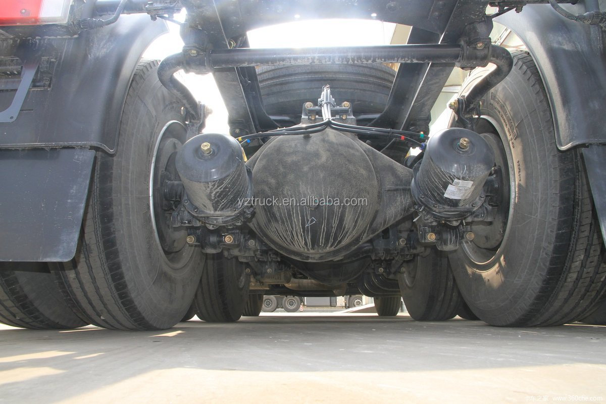 500hp 10 Wheels CNG Trucks with C u m m i n s Diesel Engine and EURO 5 Gas-Powered