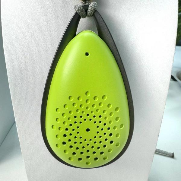 Wearable Air Purifier 21H Battery Life Noise <20dB(A) in Various Colors CE FCC