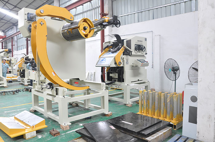 NC servo feeder