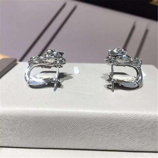 Piaget full diamonds rose earring 18kt gold with white gold or yellow gold or
