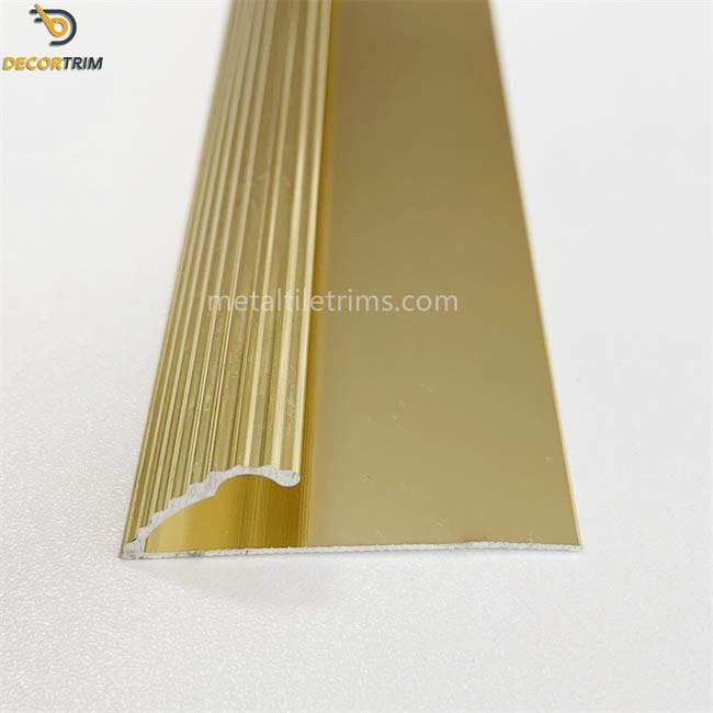 Single Edge Carpet Transition Strip Fluted Curved Shape 8.4mm Size