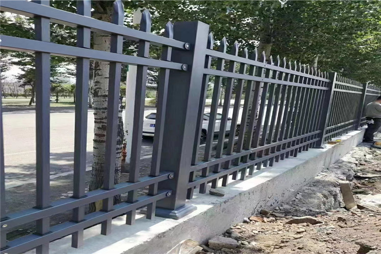 Black Metal Tubular Fencing Galvanized Ornamental Steel Fence