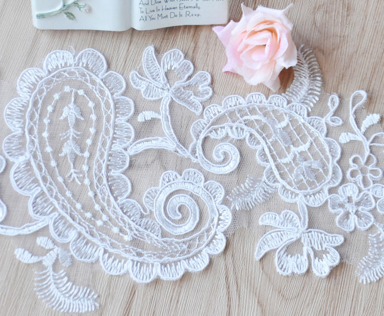 Apparel Accessories Ivory Embroidery Lace Applique for Bridal Dress