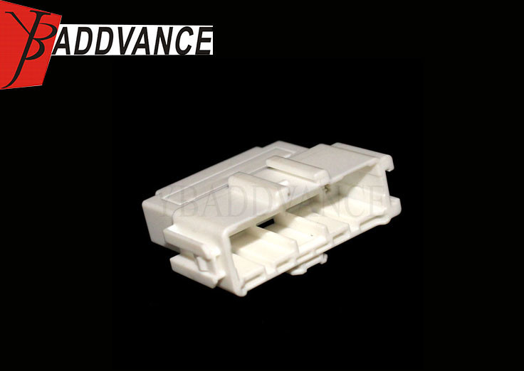 Electrical 28 Pin Male Wire Terminal Connectors White Color For Auto
