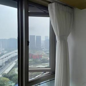 Quality Pet Proof Fiberglass Gray Mesh Retractable Screen Window Door wholesale