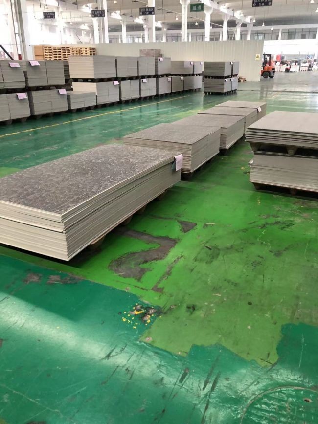 5.5mm 12" X 24" SPC Floor Tiles Click Floorscore Engineered Hardwood Flooring