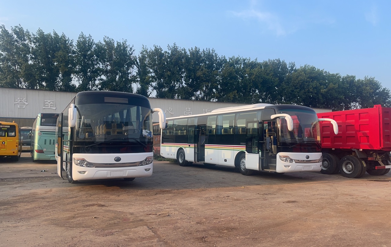 YC6S330-30 Engine Model 55 Seats Used Double Decker Coach Bus with ABS Equipped in B2B