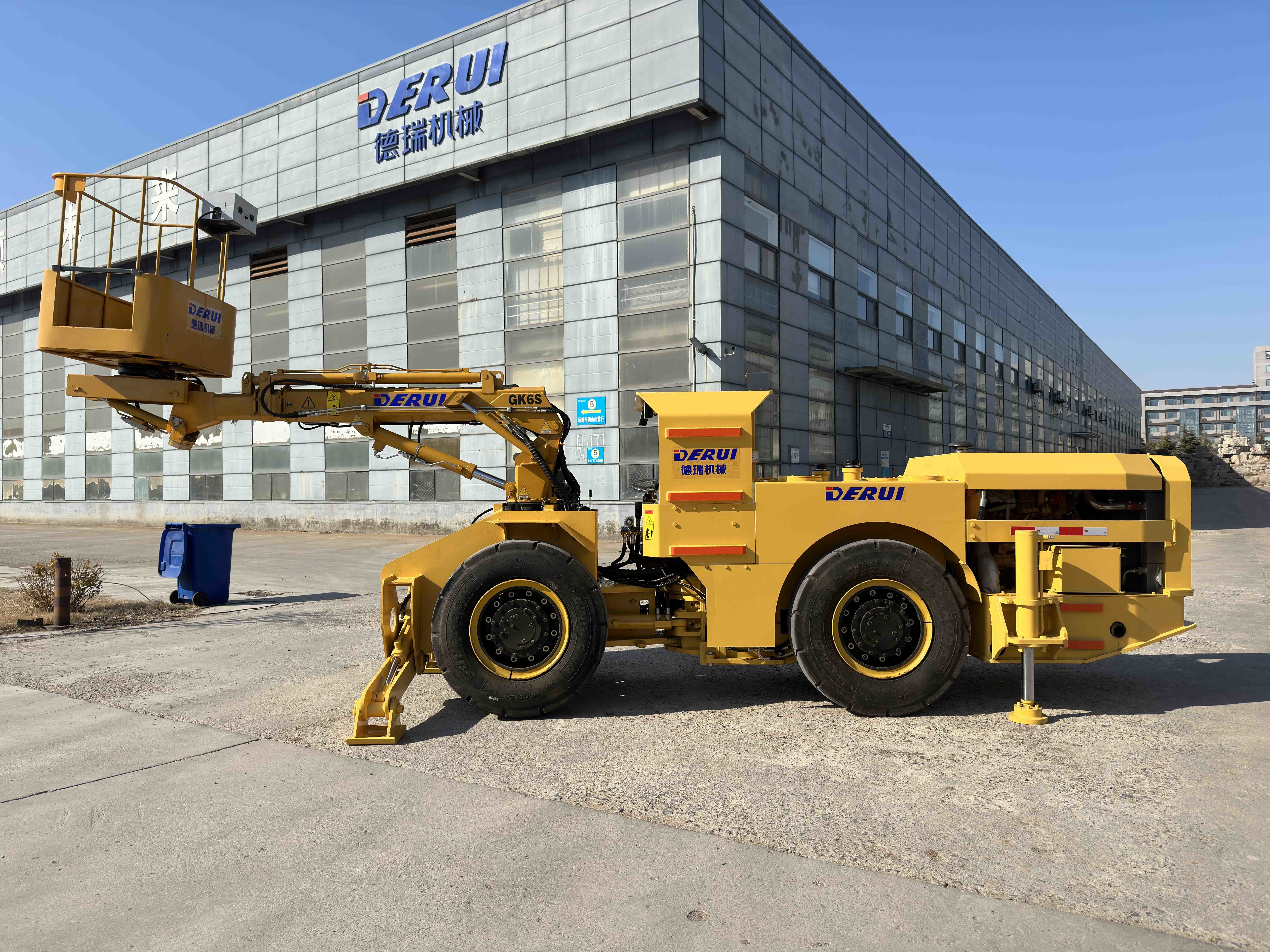 Underground Lifting Platform Vehicle For Gold copper Zine Coal Mine DERUI UCB-2