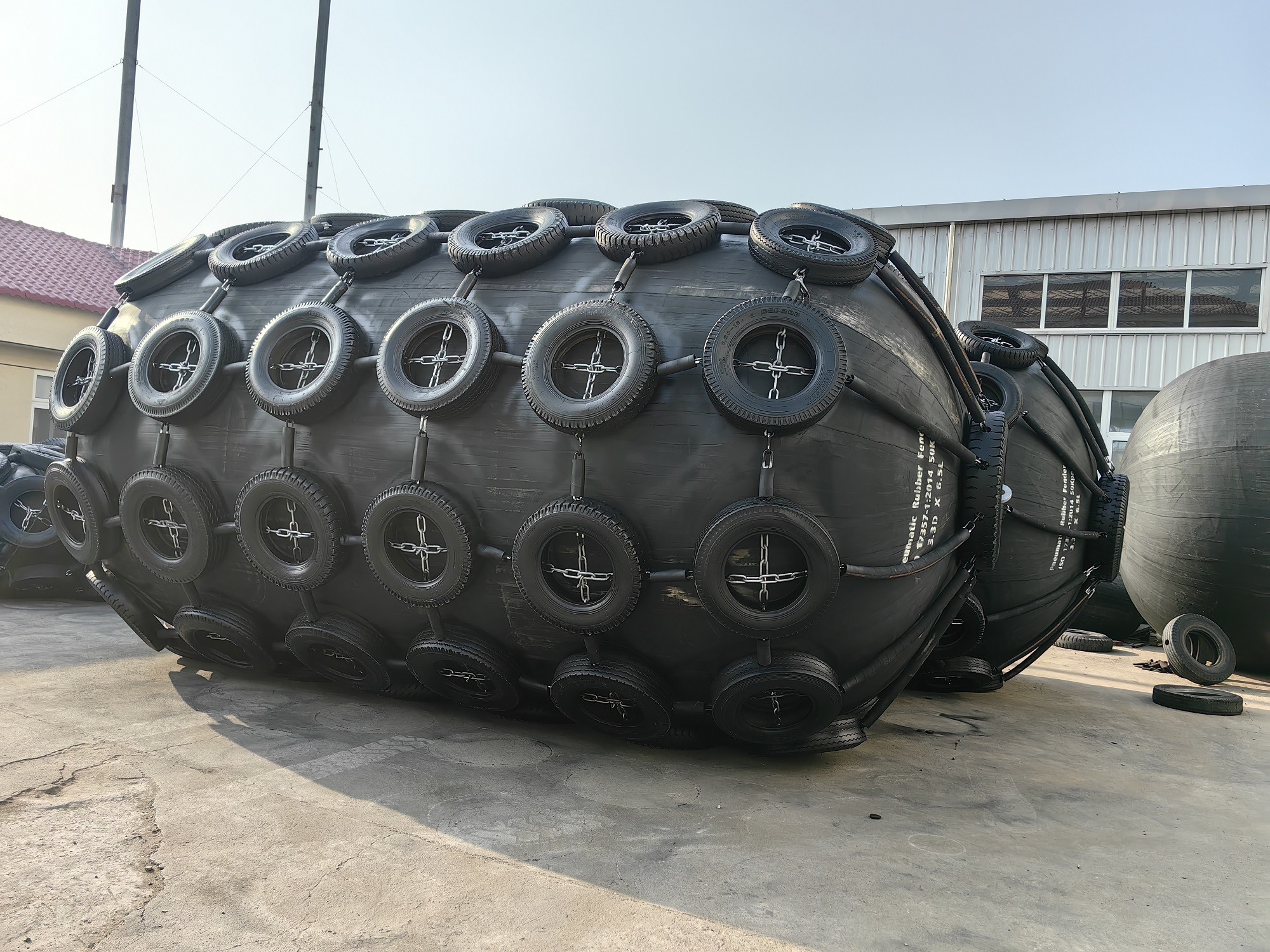 24 Months Period Pneumatic Rubber Fender Diameter from 0.5m to 4.5m Deflection 60% with 60% Deflection